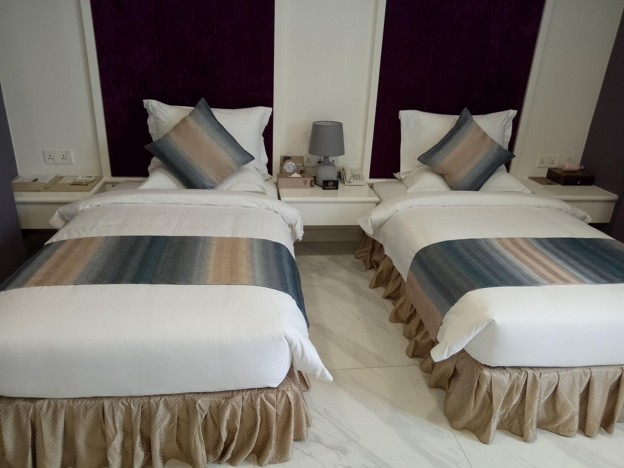 V Boutique Hotel Phnom-Penh Buitenkant foto