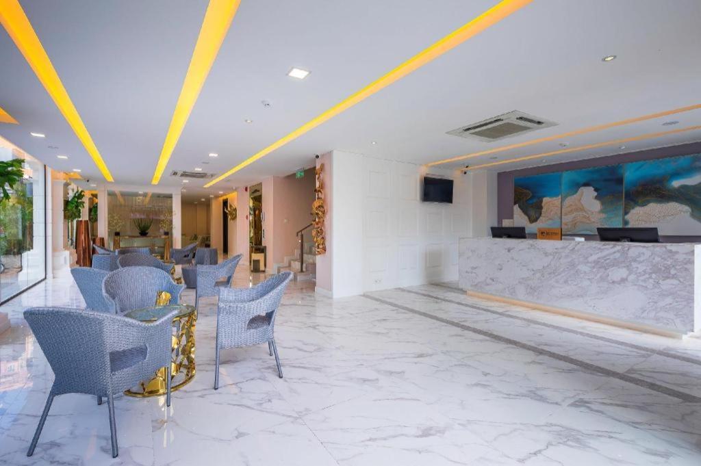 V Boutique Hotel Phnom-Penh Buitenkant foto