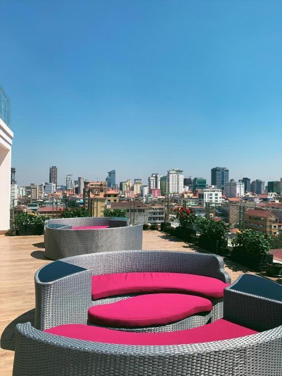 V Boutique Hotel Phnom-Penh Buitenkant foto